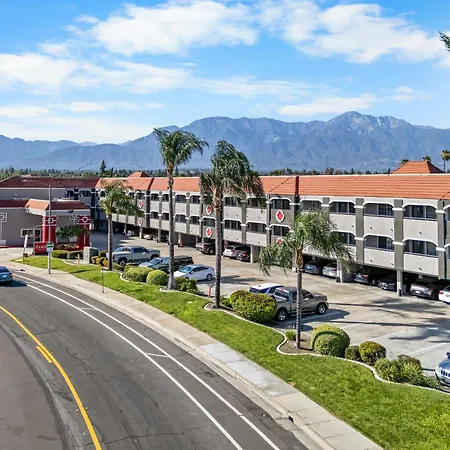Ramada By Wyndham Ontario Airport & Convention Center-3
