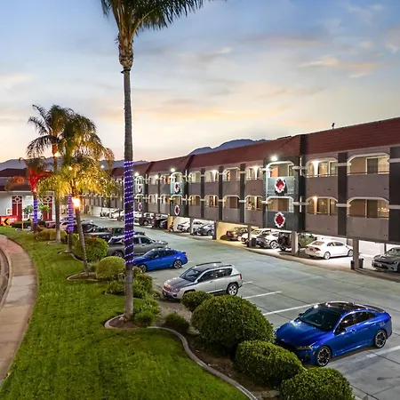 Ramada By Wyndham Ontario Airport & Convention Center-2
