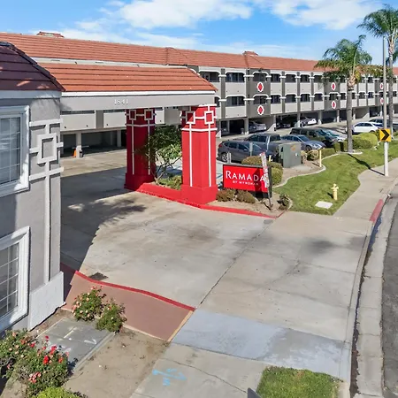 Ramada By Wyndham Ontario Airport & Convention Center-2