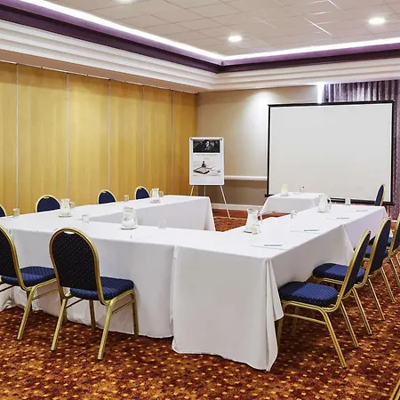 Mercure St Helens-2