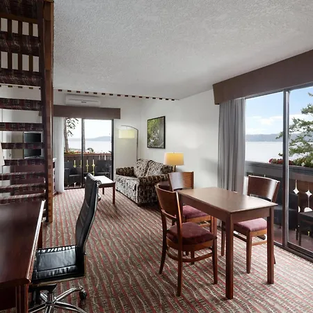 Ramada By Wyndham Campbell River-3