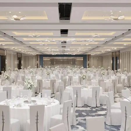 Crowne Plaza Dubai Festival City-3