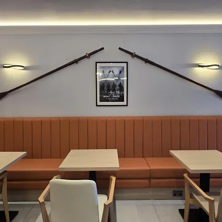 Spark By Hilton London Chiswick-3