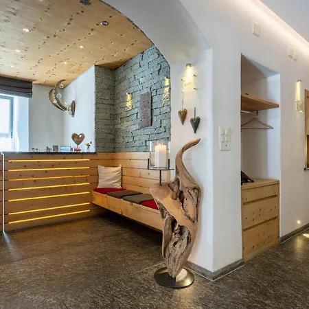 Hotel Crusch Alba Zernez-3