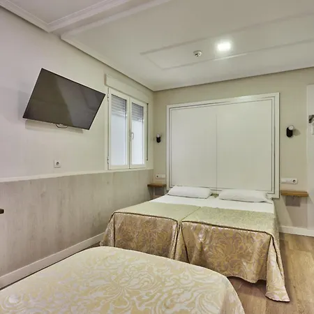 Hostal Madrid-3