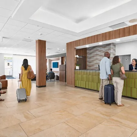 Gateway Hotel Santa Monica-3