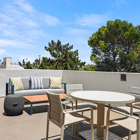 Gateway Hotel Santa Monica-3