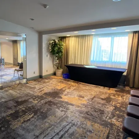 Holiday Inn Toronto Airport East By Ihg-3
