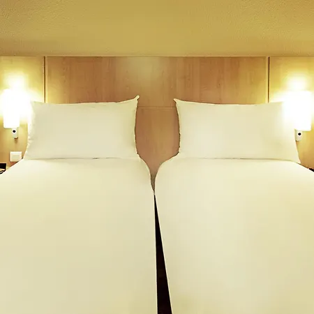 Ibis London Luton Airport-2