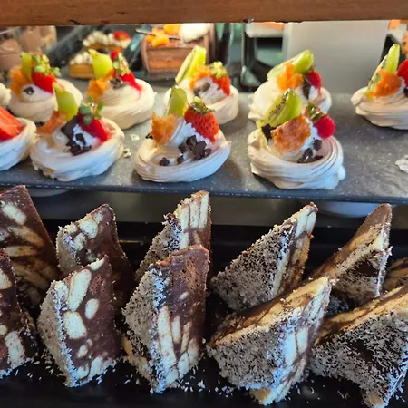 Jeravi Beach Hotel-3