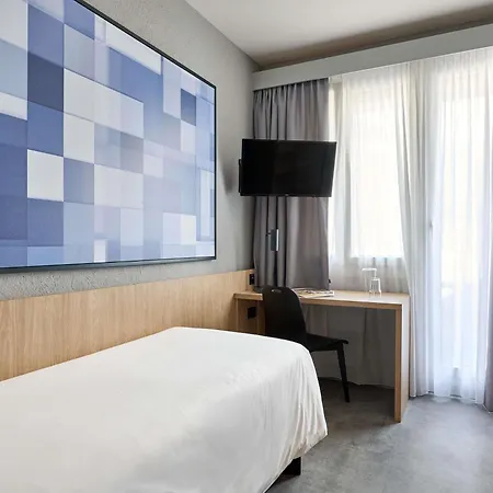 Ibis Chur-2