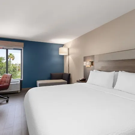 Holiday Inn Express Hotel & Suites Tampa-Rocky Point Island By Ihg-2