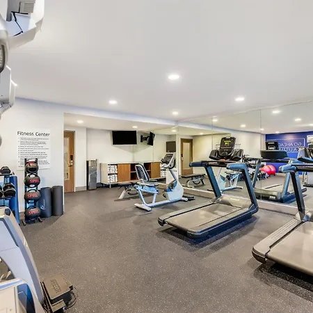 Holiday Inn Express & Suites Minneapolis - West End By Ihg-2