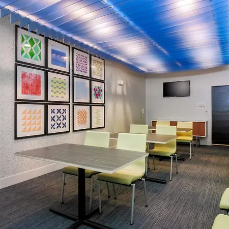 Holiday Inn Express Las Vegas Stadium Area By Ihg-2