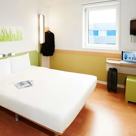 Ibis Budget Pontivy-3