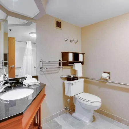 Pittsburgh Airport Inn And Suites-2