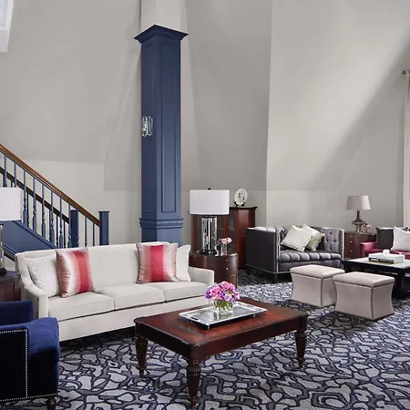 Fairmont Hotel Macdonald-3