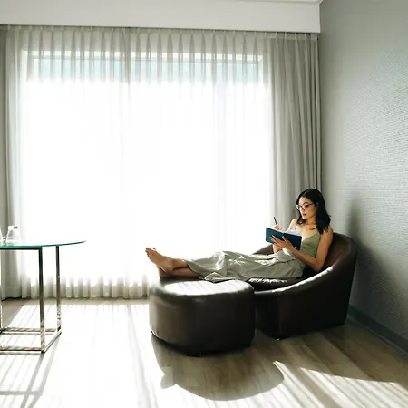 Radisson Blu Gautrain Hotel, Sandton Johannesburg-3
