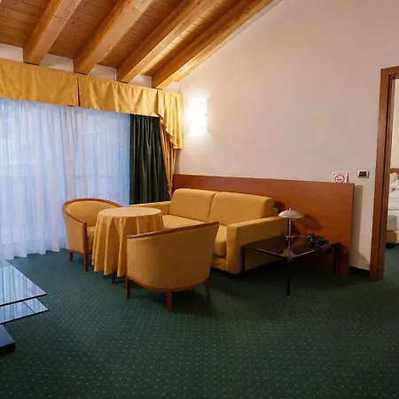 Hotel Capri Bardolino 3S-3