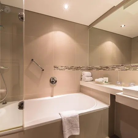 Holiday Inn Johannesburg-Rosebank By Ihg-3