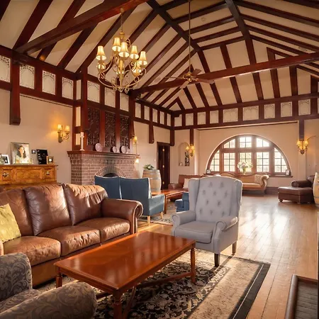 Petersons Armidale Winery And Guesthouse-2