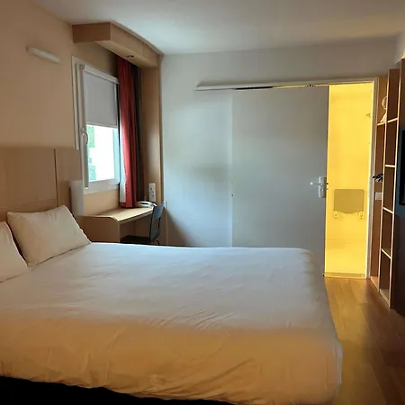 Ibis Loriol Le Pouzin-3
