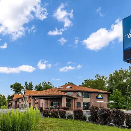 Days Inn By Wyndham Geneva/Finger Lakes-3