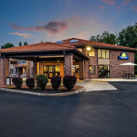 Days Inn By Wyndham Geneva/Finger Lakes-2