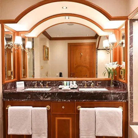 Al Aziziyah Boutique Hotel By The Torch-3