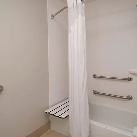 Holiday Inn Express Hotel & Suites Biloxi- Ocean Springs By Ihg-2