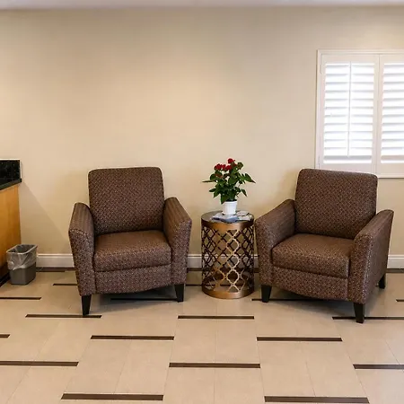 Burbank Inn And Suites-3