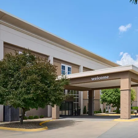 Hampton Inn Lawrence-2