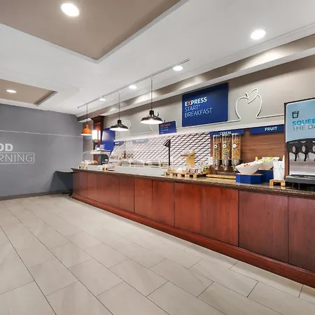 Holiday Inn Express & Suites Buffalo Airport, Ny-3