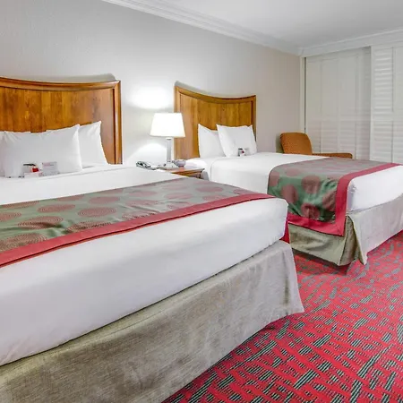 Clarion Hotel & Suites-2