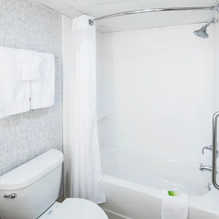 Holiday Inn Express Woodbridge By Ihg-3