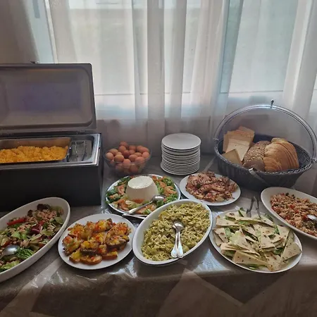 Hotel Jana - Top Breakfast-3