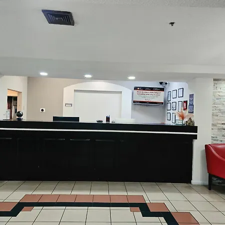 Red Roof Inn & Suites Hinesville-3