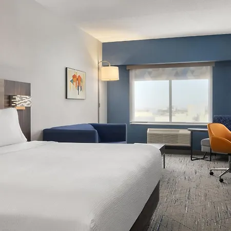 Holiday Inn Express & Suites Vaughan-Southwest By Ihg-2