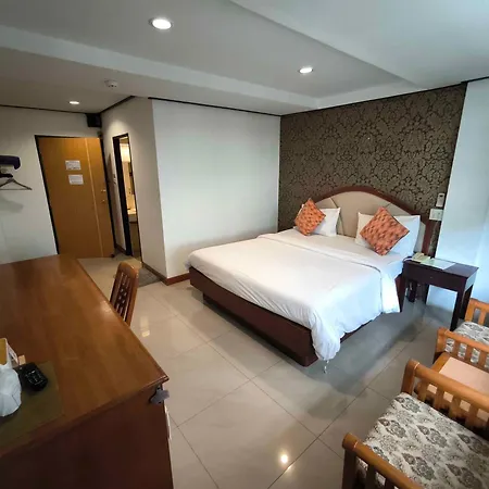 At Bangkok Hotel-3