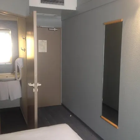 Ibis Orange Sud-3