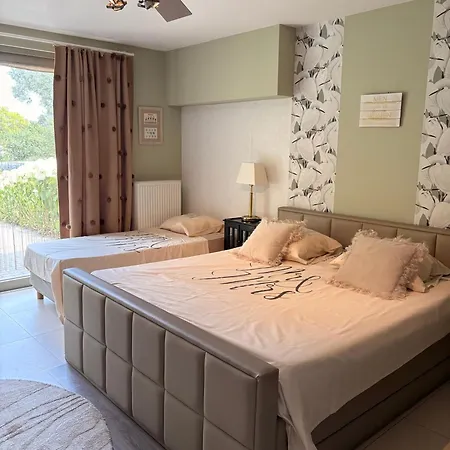 Guesthouse De Witte Merel Deluxe-2