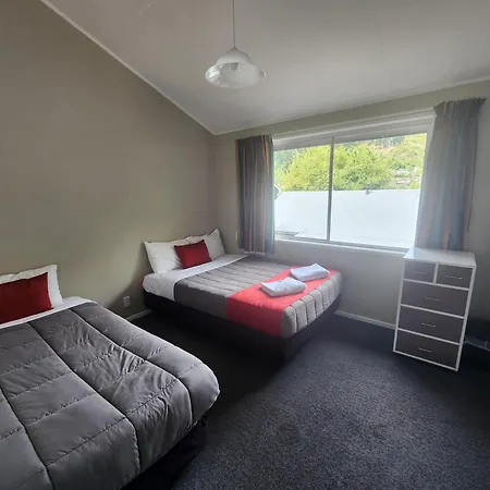 Pinewood Queenstown-3