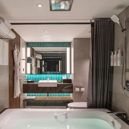 Le Meridien Phuket Beach Resort-2