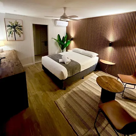 Pacific Paradise Airport Motel-3