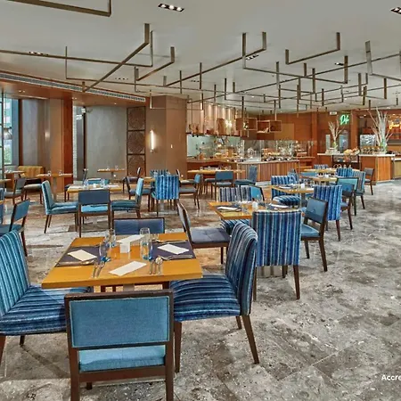 Holiday Inn & Suites Makati By Ihg-3
