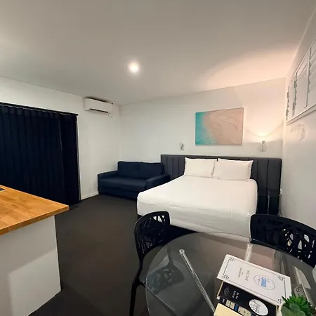 The Esplanade Motel-2