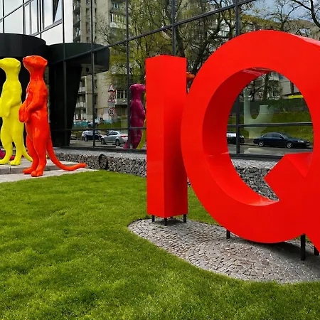 Iq Hotel-2