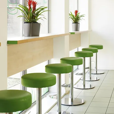 Ibis Budget Newport-2