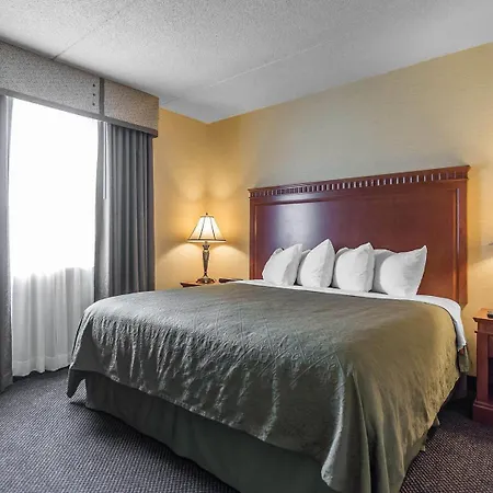 Quality Inn & Suites Bay Front-2