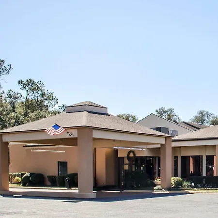 Quality Inn & Suites Pensacola Bayview-3